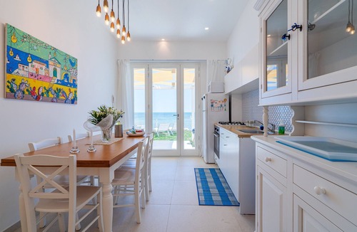 Marzamemi House | Vacation Home "La Fuga Blu Di Marzamemi" with Sea View, 2 Private Terraces & Wi-Fi