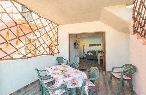 Palau House | Vacation Home "Mavi Piano Terra" with Private Terrace & Wi-Fi