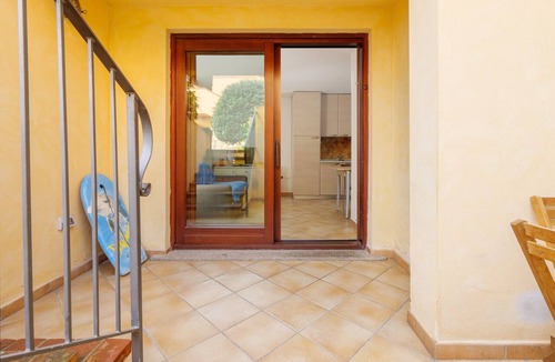 Baia Caddinas House | Vacation Home "Residence Orizzonti App N 3" with Private Terrace & A/C