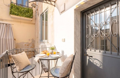Old Town Apartment | Vecchia Bari Basilica San Nicola | Cozy Studio in Old Bari