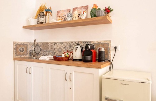 Old Town Apartment | Vecchia Bari Castello Svevo | Historic Charm with Balcony