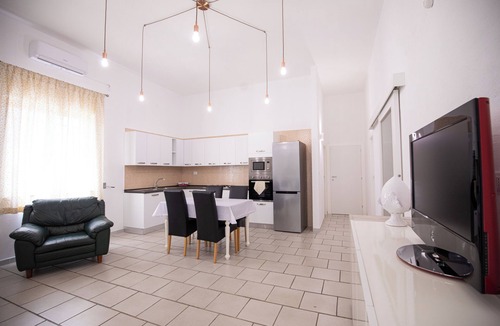 Carovigno Villa | Villa Antonietta is a welcoming villa surrounded by greenery