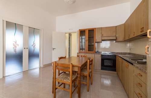 Casa Papa Villa | Villa Bartolomeo with Pool, Garden and Wi-Fi