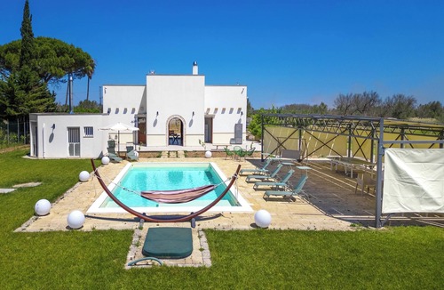 Cutrofiano Villa | Villa Calliope by Perle di Puglia