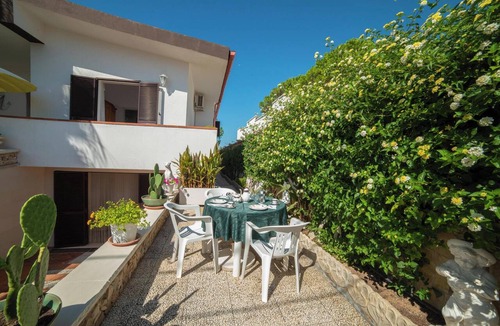 Maruggio House | Villa Calò 1 with Garden, 200 meters from Sea, Maruggio, Italy