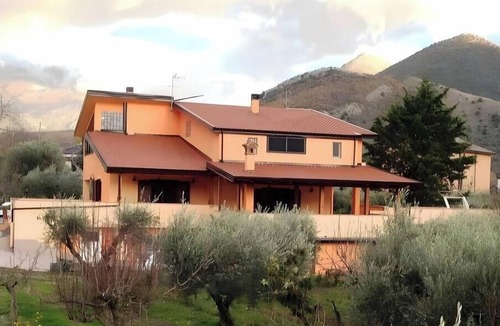 Morano Calabro Apartment | Villa 'Camera Fresia' with Mountain View, Shared Pool and Shared Garden
