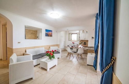 Marina di Felloniche Apartment | Villa Felloniche Sea-View Terrace Apt 250m to Beach, Castrignano del Capo, Italy