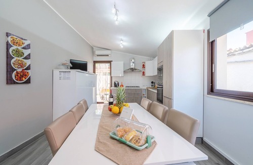 Carrozziere Villa | Villa Helios Isola – Private Hot Tub – 80m from Carrozzieri Beach