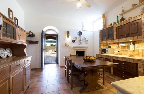 Torre Suda Villa | Villa 'I Sogni Di Venere' with Sea View, Wi-Fi and Air Conditioning