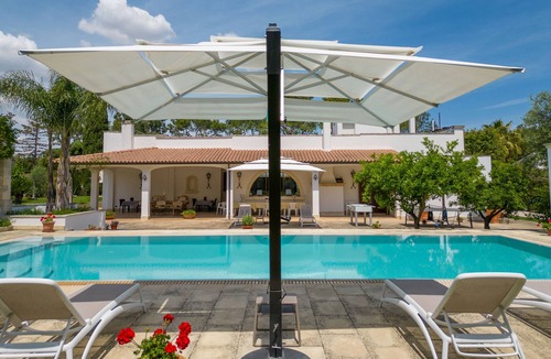 Monteroni di Lecce House | Villa 'Il Carrettino' with Private Pool, Wi-Fi and Air Conditioning
