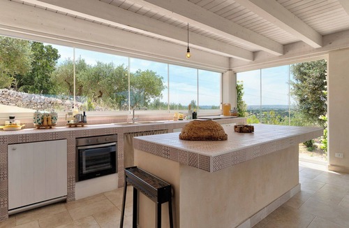 Locorotondo Villa | Villa in Locorotondo with 5 bedrooms sleeps 10