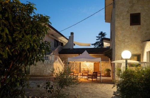 Gioia del Colle Apartment | Villa Isabella alloggi e camere con parcheggio interno custodito