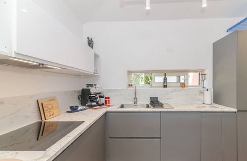 Luddui Villa | Villa 'Le Palme' with Sea View, Wi-Fi, and Air Conditioning