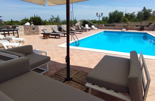 Trani House | VILLA LIANA,countryside,private pool,tennis court, ping pong, wifi, free parking