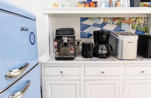 Raito Condo | Villa Marisa - Ocean view and hot tub. Just a few steps from the beach