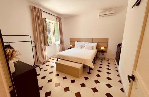 Lido Marini Villa | Villa mit großem Garten und Aufstellpool, 800m zum Meer, Lido Marini