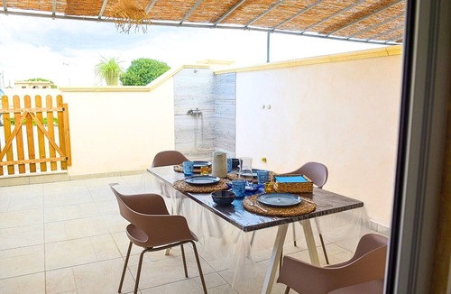 Taranto Villa | Villa Narciso No.4 with Sea View, Wi-Fi and Air Conditioning 'Residence Pietrantonio'