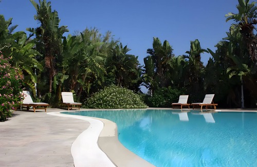 Capilungo Villa | Villa 'Sterlizia - Villux' with Private Pool, Wi-Fi, and Air Conditioning