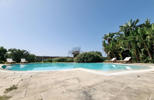 Capilungo Villa | Villa 'Sterlizia - Villux' with Private Pool, Wi-Fi, and Air Conditioning