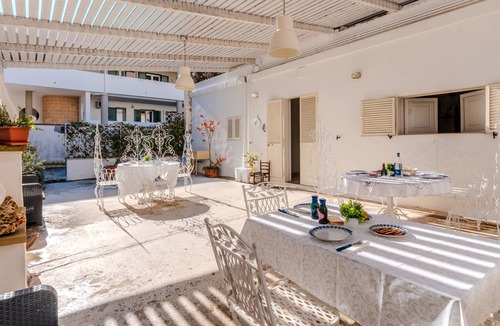 Gallipoli Apartment | White Queen by Vivimy