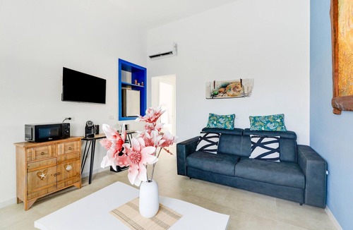 Lu Bagnu Apartment | With private terrace, 50m from the sea