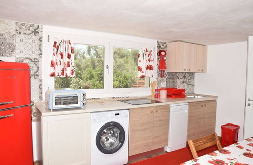 Ceglie Messapica Villa | Wonderful villa with hot tub, private pool, WIFI, A/C, TV, patio and pets allowed, close to Ost.