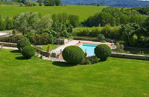 Scarperia Villa | Wonderful private villa for 18 people with hot tub, A/C, private pool, WIFI and TV