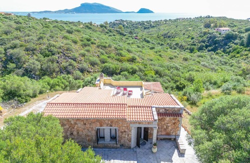 Golfo Aranci House | Wonderful villa for 6 guests with WIFI, TV and terrace