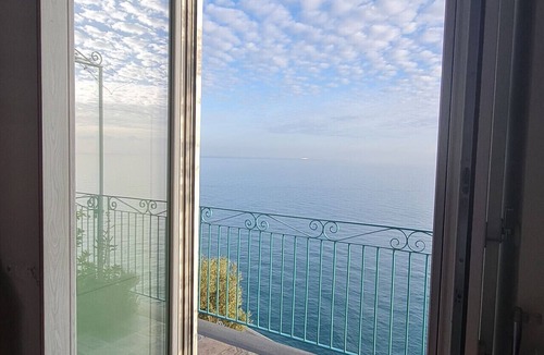 Castiglione Apartment | Your home on the Amalfi Coast, walking distance from Atrani Amalfi