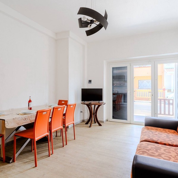 Holiday Home 'A Pochi Passi Dalla Spiaggia' with Air Conditioning