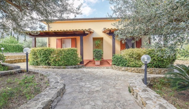 1 bedroom lovely apartment in San Nicola L'Arena in San Nicola L'Arena