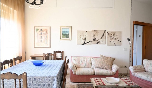 A48 - Ancona, spacious four-room apartment with a balcony in Ancona