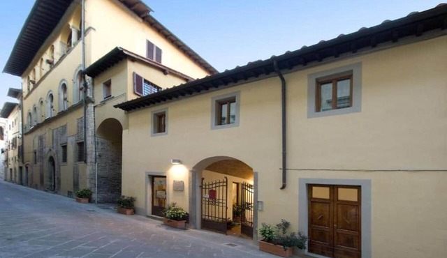 Ampio bilocale con soppalco in centro storico (6) in Prato