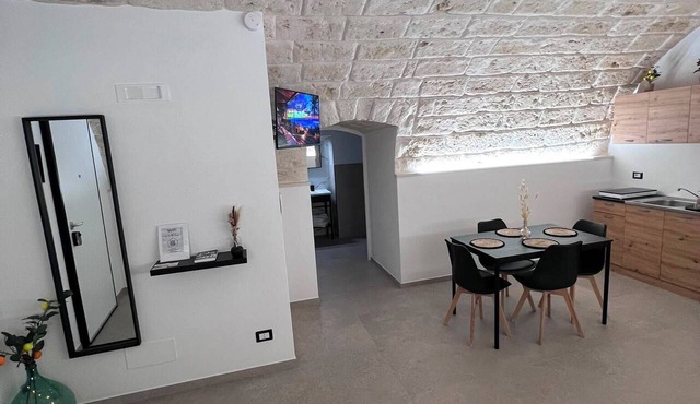 An elegant and sophisticated vacation home located in Triggiano, 10 minutes from Bari