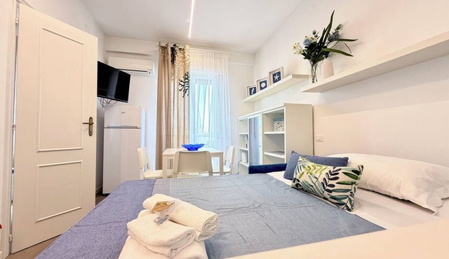 ANGOLO AZZURRO Holiday Home | Beach 500 m away, Wi-Fi, Free Parking ⭐