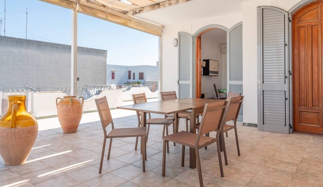 Apartment 'Casa Virgilio' with Private Terrace, Private Garden and Air Conditioning