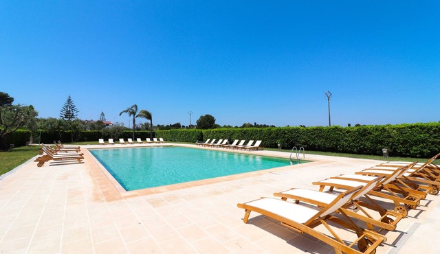 Apartment 'Casa Vacanza Negroamaro Otranto' with Balcony