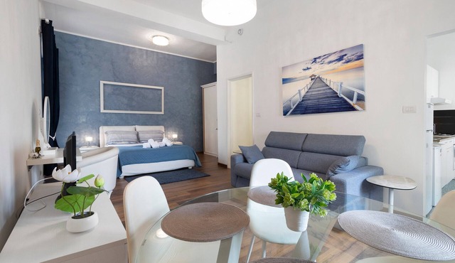 Apartment 'Home Experience - White Charme' with Sea View, Wi-Fi and Air Conditioning