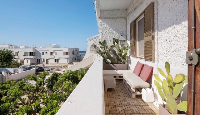 Apartment 'Il Porticciolo' with Sea View, Wi-Fi and Air Conditioning
