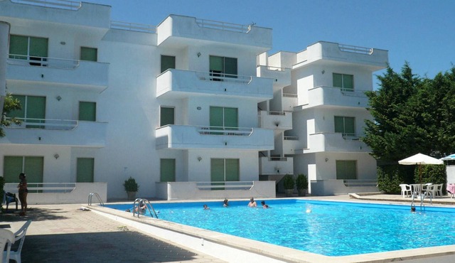 Apartment in residence with swimming pool