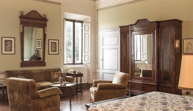 Apartment in the Baldassarrini family's stately Renaissance villa