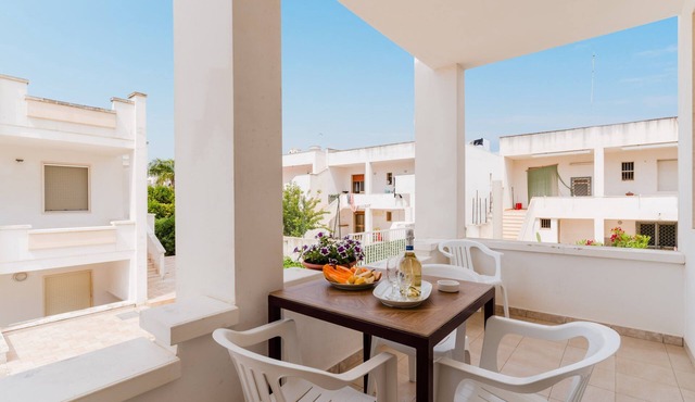 Apartment 'Residence Punta Pizzo - Mare' with Air Conditioning