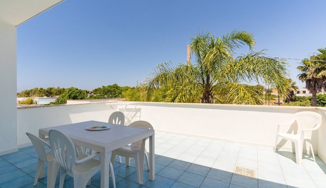 Apartment 'Residence La Perla - Zaffiro' with Balcony and Air Conditioning