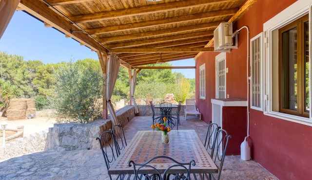 Apartment 'Le Colonie - Bilocale' with Private Terrace, Shared Garden and Air Conditioning