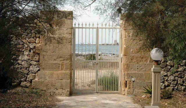 Apartment on the Sea for 6 People in Puglia