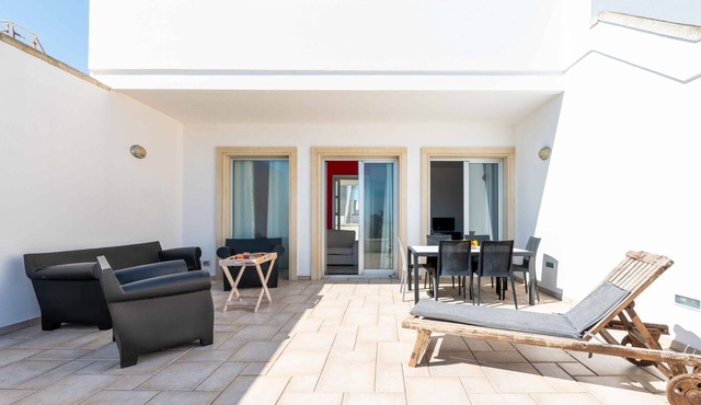 Apartment 'Terrazza Sul Mare' with Sea View, Private Terrace and Air Conditioning