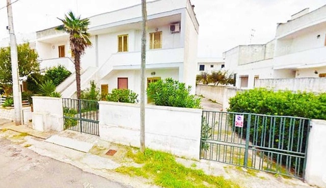 Apartment 'Villa Mezzaluna - Terra' with Private Garden and Air Conditioning