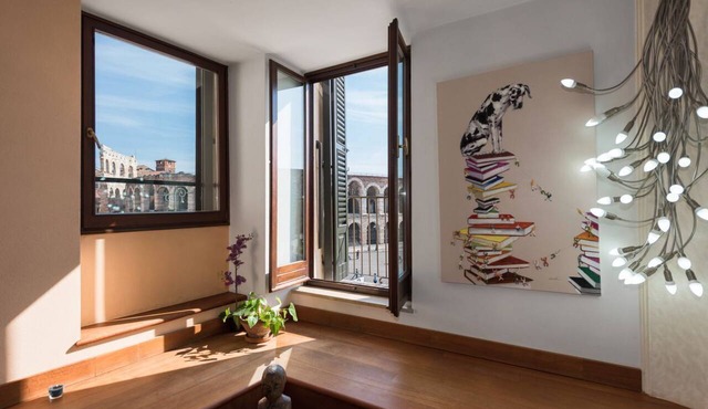Appartamento storico con balconi vista Arena