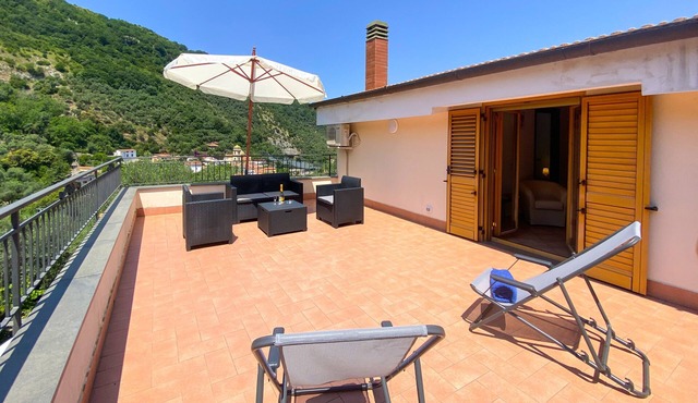 Arya's House - wi fi, air conditioning, sea view, parking