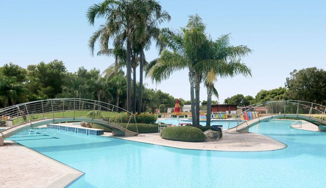 Beautiful apartment in villa for 5 people with pool, A/C, terrace and pets allowed